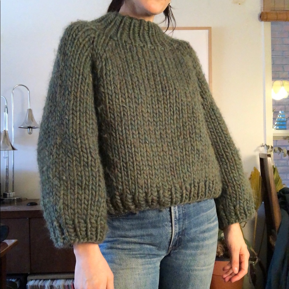 Hand knit chunky wool sweater - Picture 3 of 9